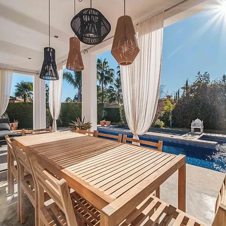 Casa De La Luz 6 Pax Villa